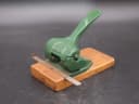 ホールパンチ｜アイアン・1930年代 緑のガイド付き 20×22cm