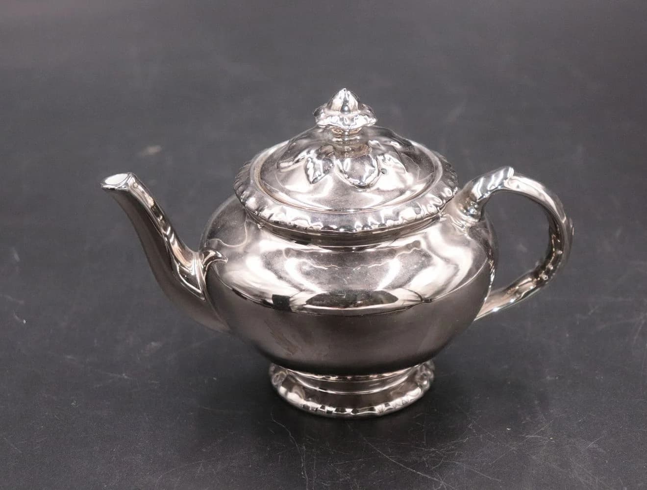 ティーポット｜1970年代 金属外装に陶器の中身 19cm