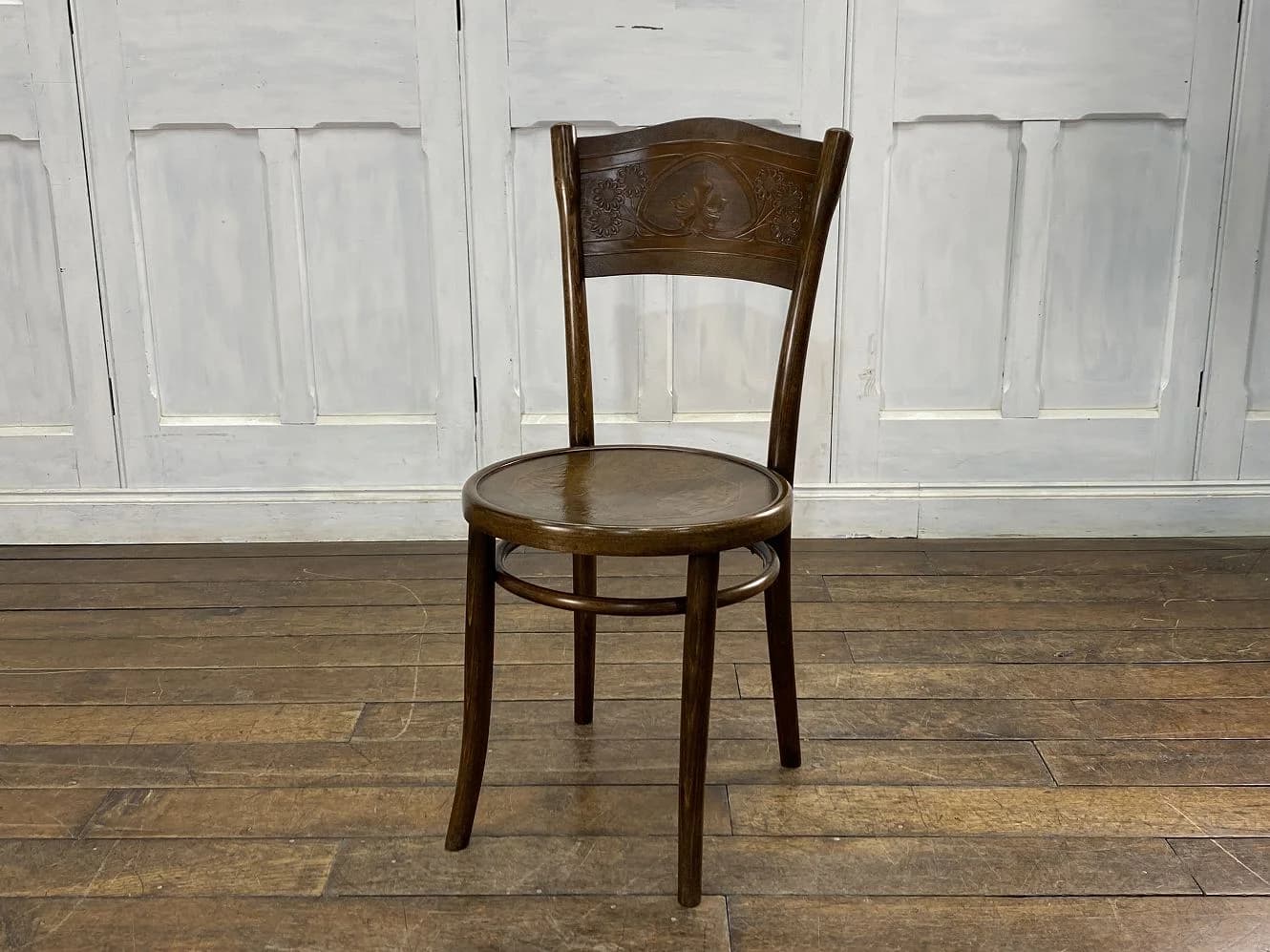 ベントウッドチェア｜ブナ材・1930年代 フラワーモチーフのパネルバック THONET（トーネット）