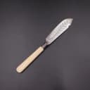 フィッシュナイフ｜1930年代 葉の彫刻が全面に 19.5cm
