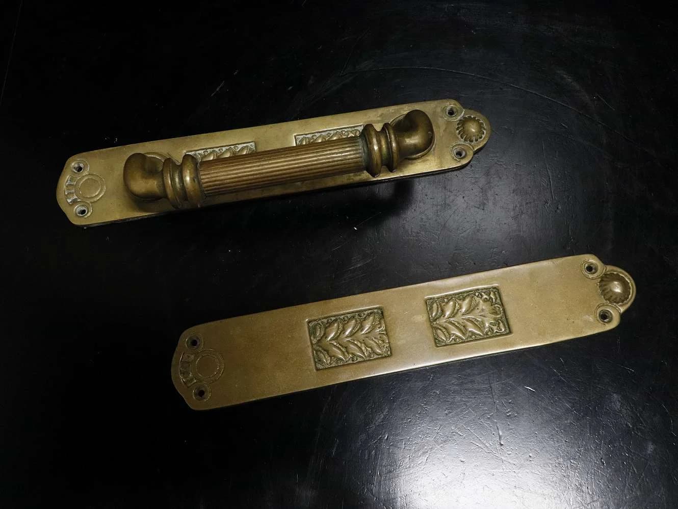 ドアハンドル&プレート｜真鍮・1920年代 月桂樹のレリーフ 34.5cm