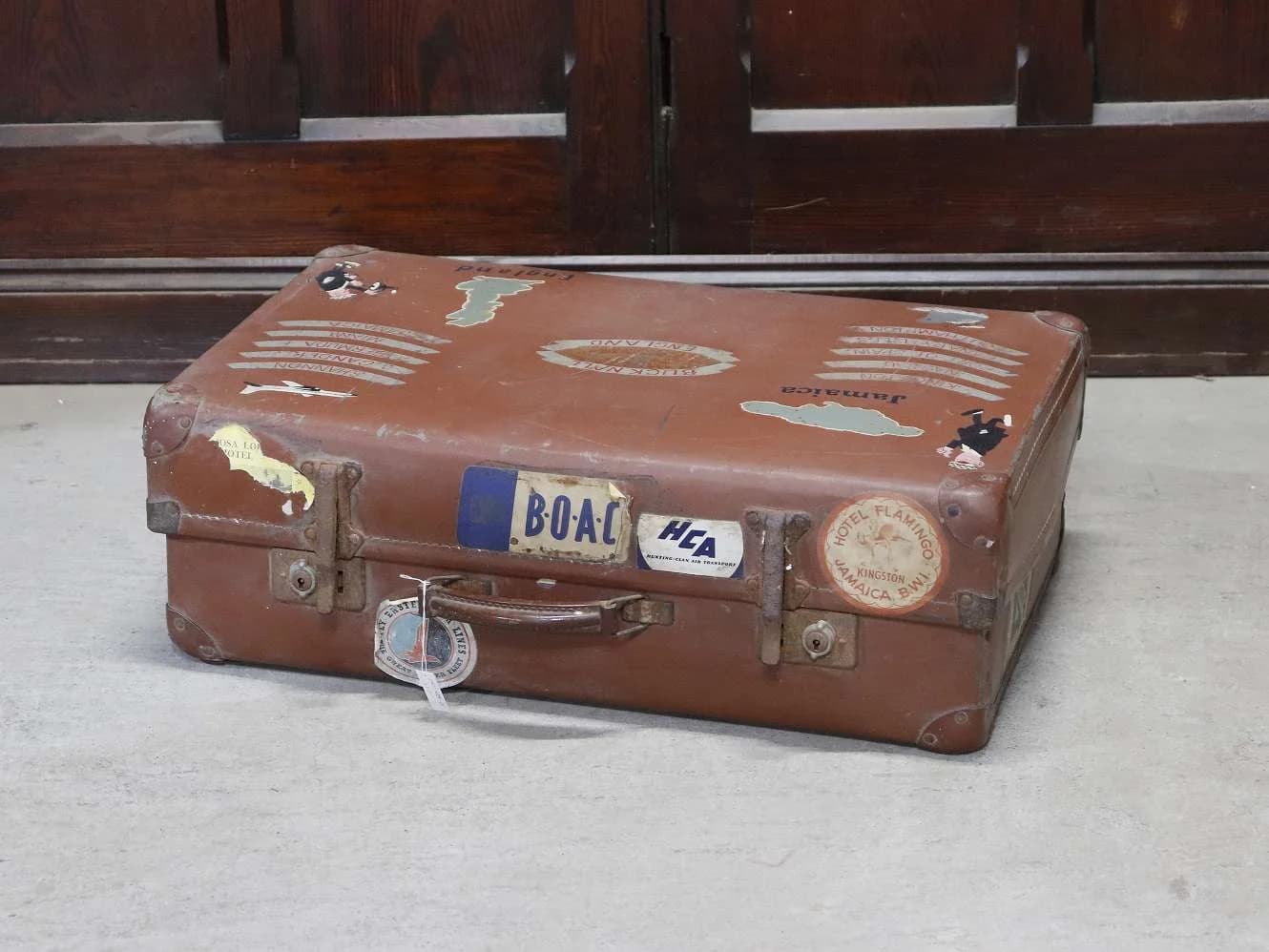 トランク｜レザー・1930年代 旅行ステッカーの残る一台 66×42cm