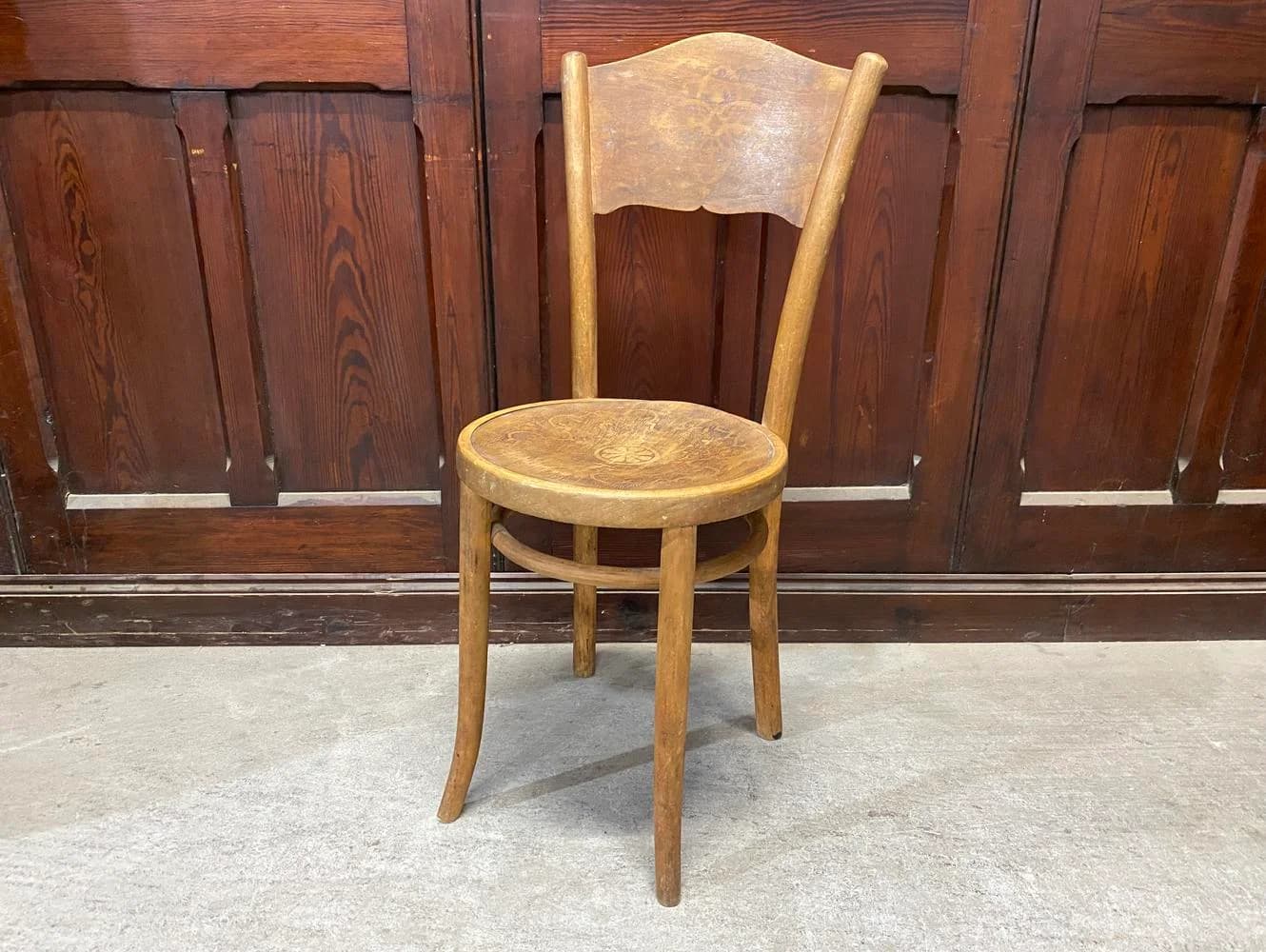 ベントウッドチェア|ブナ材・1920年代 曲木の椅子 THONET(トーネット)