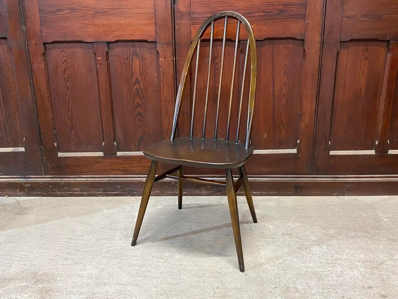 クエーカーチェア|ビーチ・エルム材・1960年代 濃色仕上げのスポークバック ERCOL(アーコール)