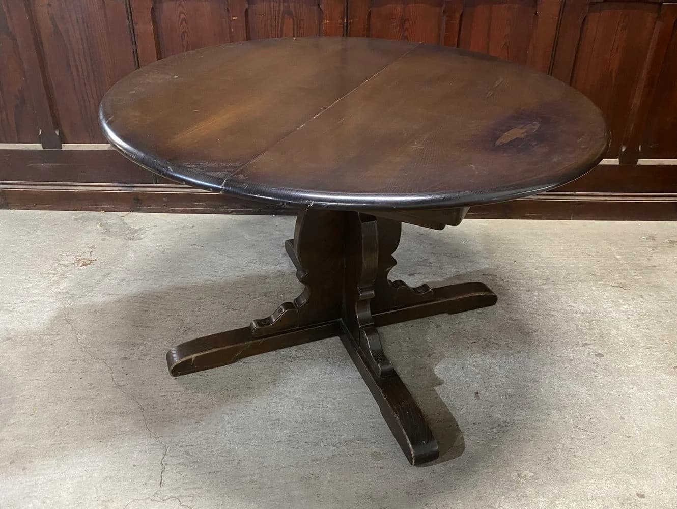 ダイニングテーブル｜エルム材・1960年代 円形ペデスタル ERCOL（アーコール）