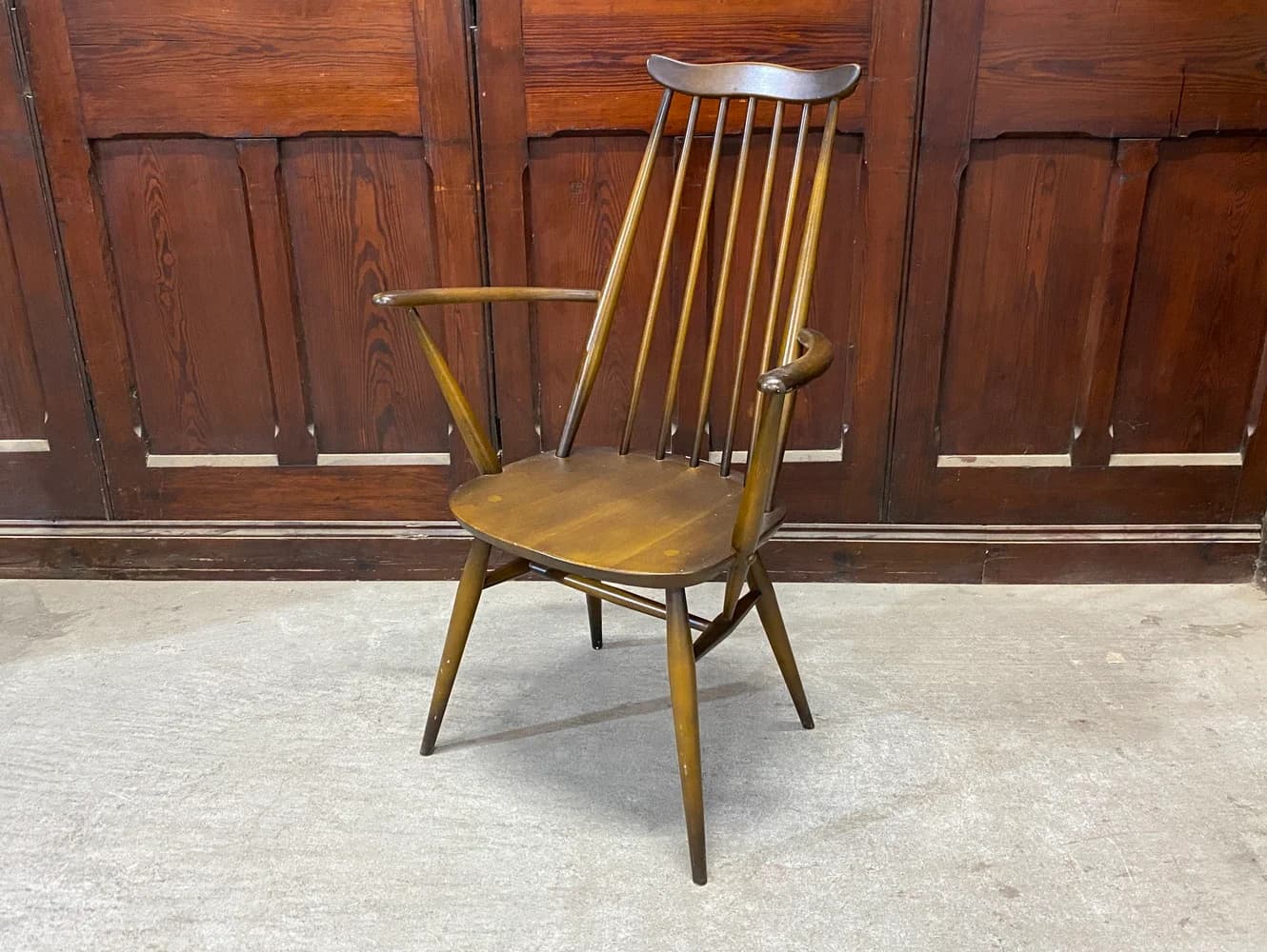 ゴールドスミス アームチェア｜ブナ材・エルム材・1960年代 ハイバックの名作アームチェア ERCOL（アーコール）
