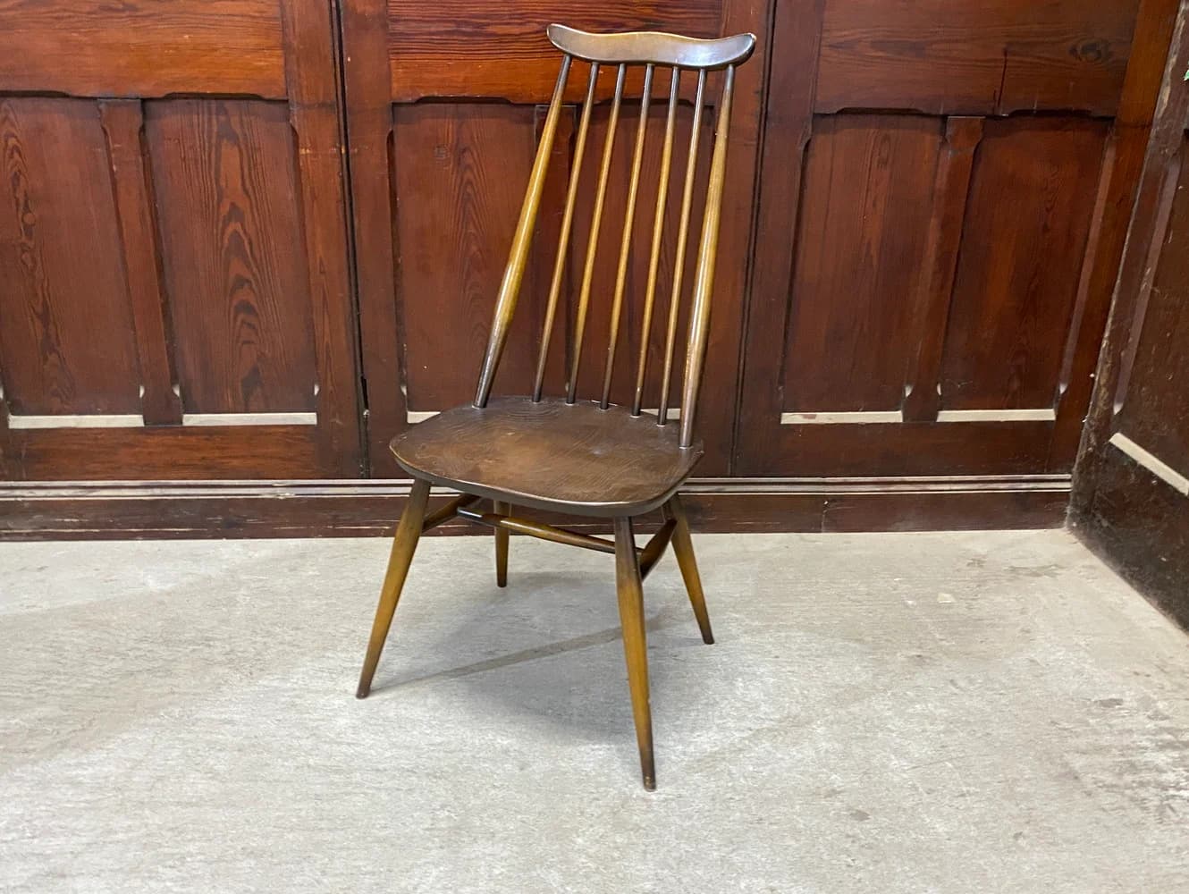 ゴールドスミス チェア|ブナ・エルム材・1960年代 濃色仕上げ ERCOL(アーコール)