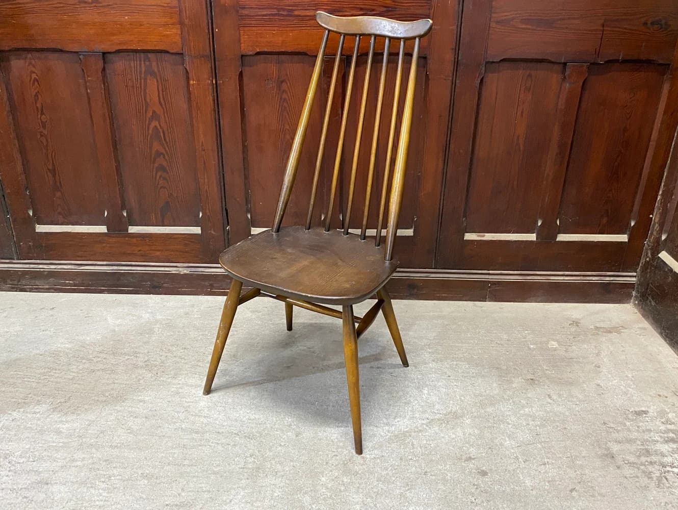 ゴールドスミス チェア｜ブナ・エルム材・1960年代 濃色仕上げ ERCOL（アーコール）
