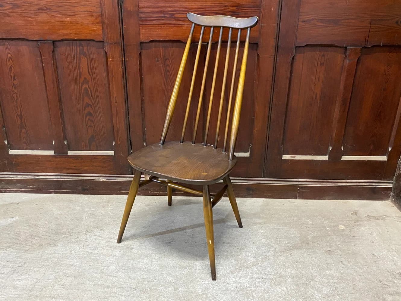 ゴールドスミス チェア｜ブナ・エルム材・1960年代 濃色仕上げ ERCOL（アーコール）
