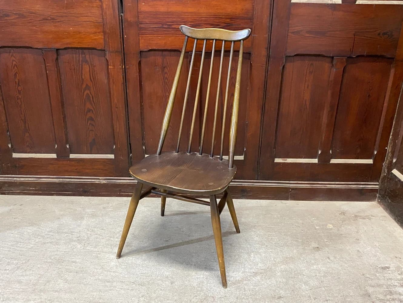 ゴールドスミスチェア|ブナ・エルム材・1960年代 スピンドルバックのダイニングチェア ERCOL(アーコール)