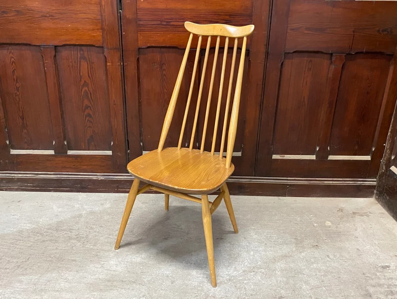 ゴールドスミスチェア|ブナ・エルム材・1960年代 スピンドルバックのダイニングチェア ERCOL(アーコール)