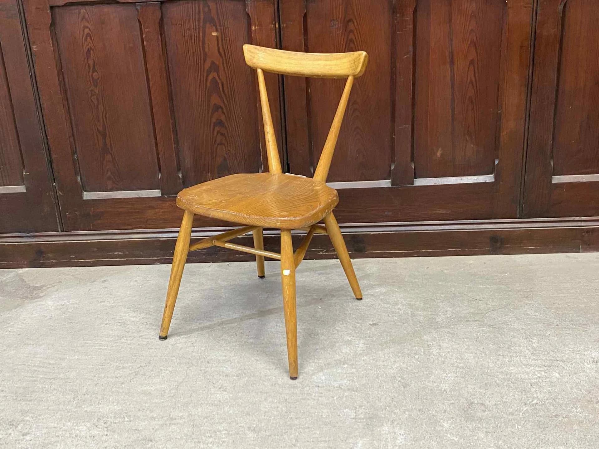スタッキングチェア｜ブナ・エルム材・1960年代 重ねて収納できる省スペース ERCOL（アーコール）