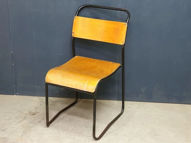 スタッキングチェア|スチール・ブナ材・1960年代 積み重ね式の合板椅子