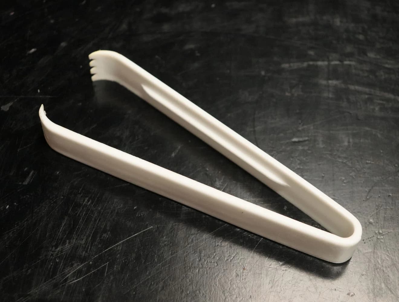トング|プラスチック・1970年代 白一色の18cm