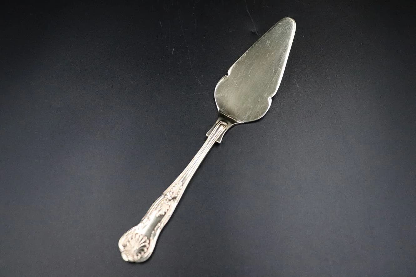 ケーキサーバー|洋白EPNS 華麗な彫刻の20.3cm