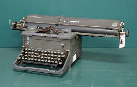 タイプライター|1930年代 メタリックグレーの本体 Imperial(インペリアル)