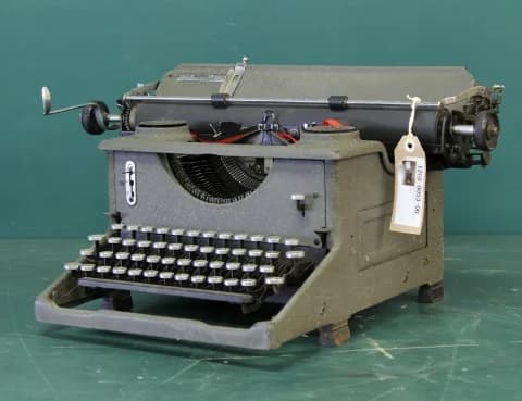 タイプライター|1930年代 オリーブグレーの大型 52cm