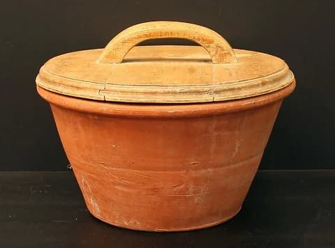 エッグキーパー|1890年代 素焼きの38cm 蓋付き