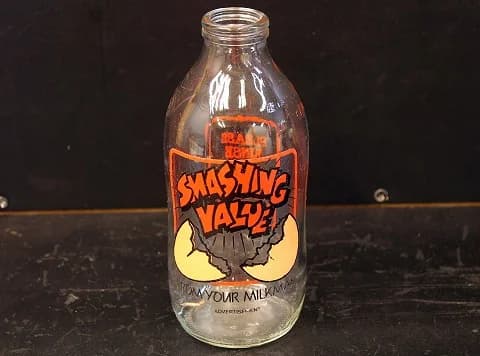 ミルクボトル|ガラス・1950年代 SMASHING VALUEの広告 18cm