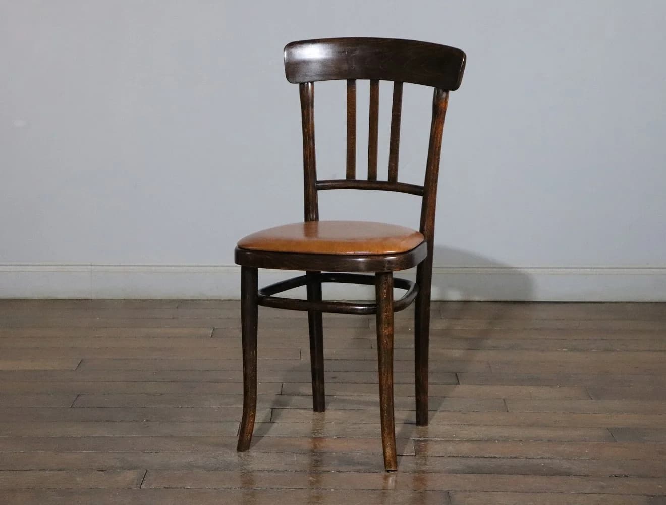 ベントウッドチェア|ブナ材・1930年代 PUレザー座面 THONET(トーネット)