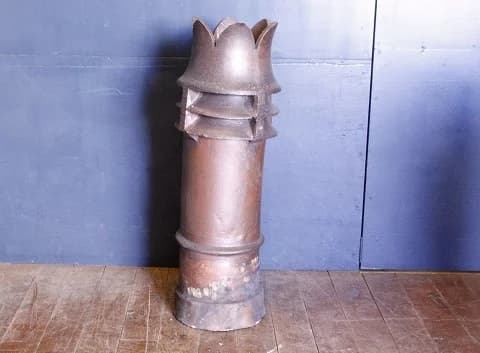 チムニー|陶製・1930年代 胴に通気口の花冠形 38×107cm