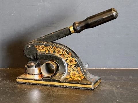 スタンパー|1930年代 金彩の装飾と円形の型 22×18cm