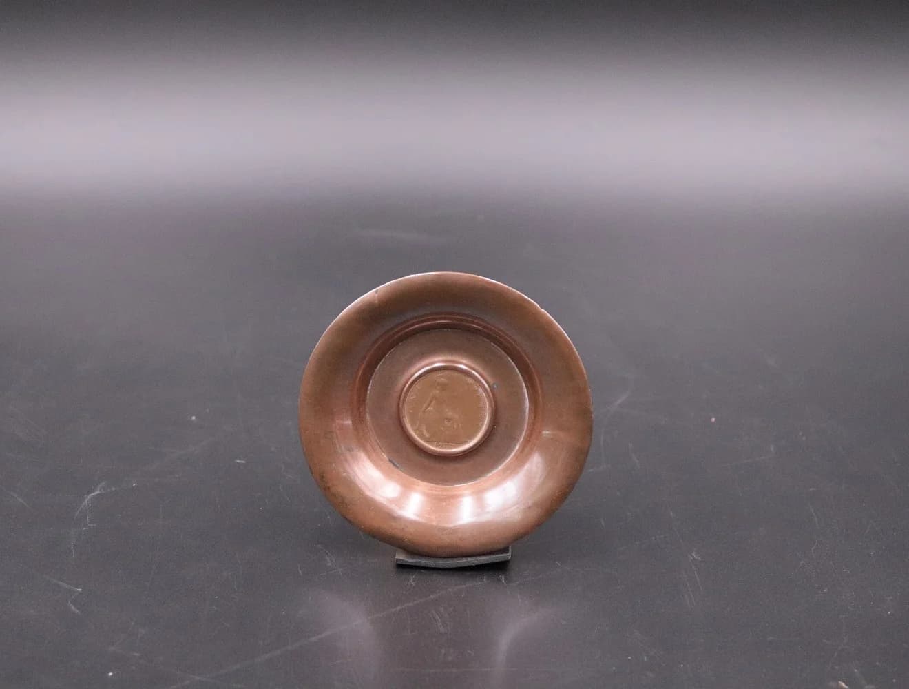 アッシュトレイ|銅・1970年代 無地の丸皿 10.5cm