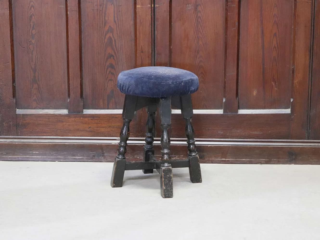 パブスツール|オーク材・1920年代 青い張り座面 高さ51cm