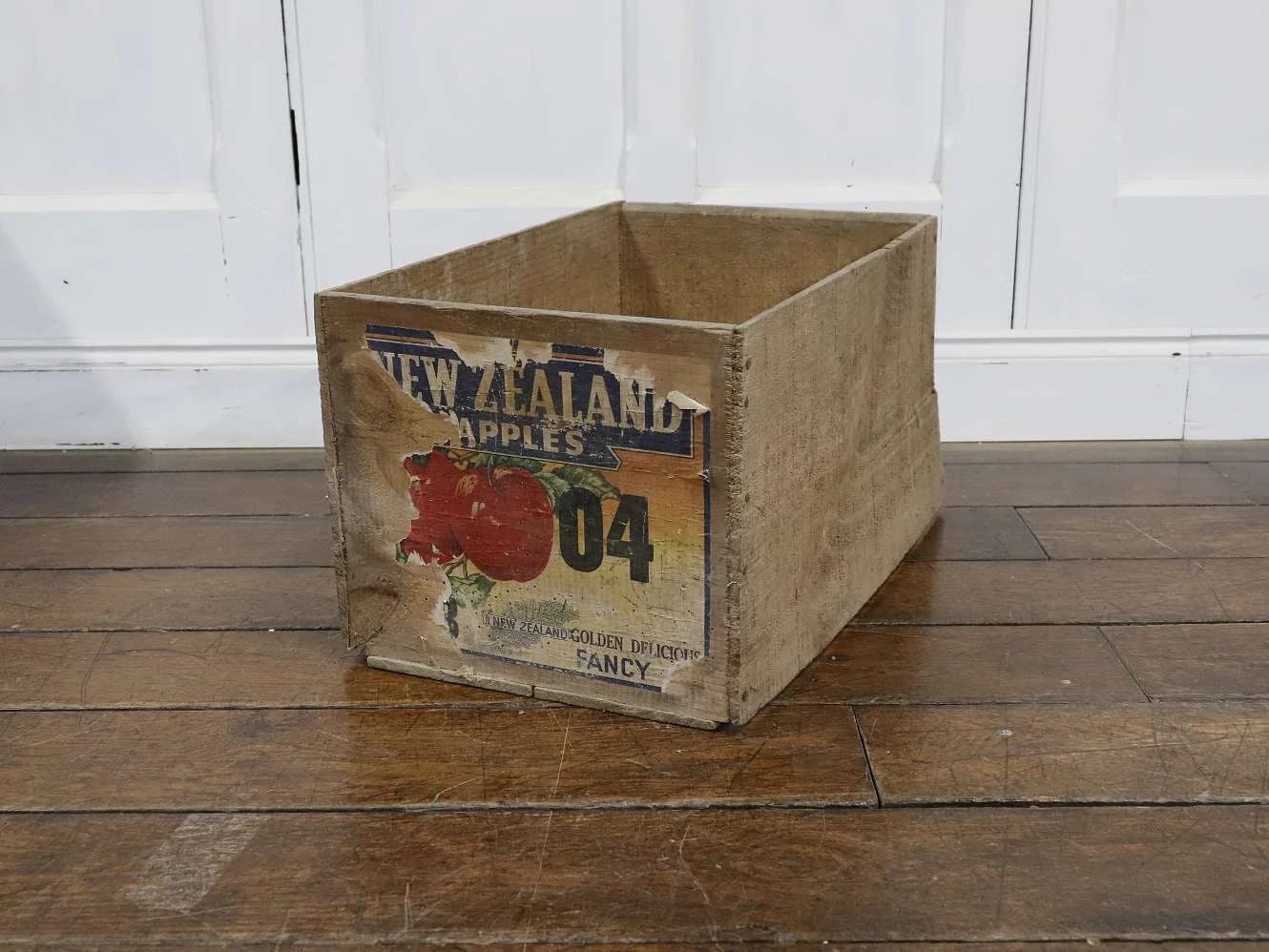 ウッドボックス|1920年代 NEW ZEALAND APPLES のラベル 50×27cm