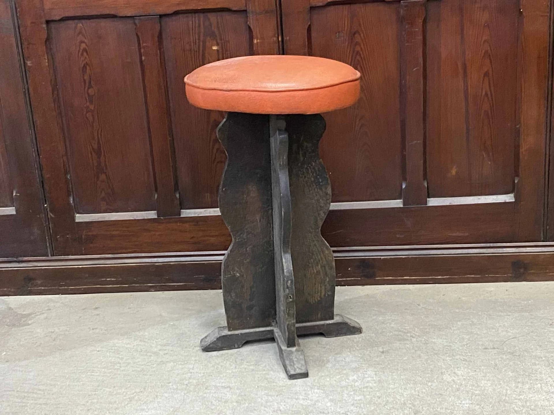 バースツール|ビーチ材・1930年代 オレンジの座面と板脚 高さ74cm